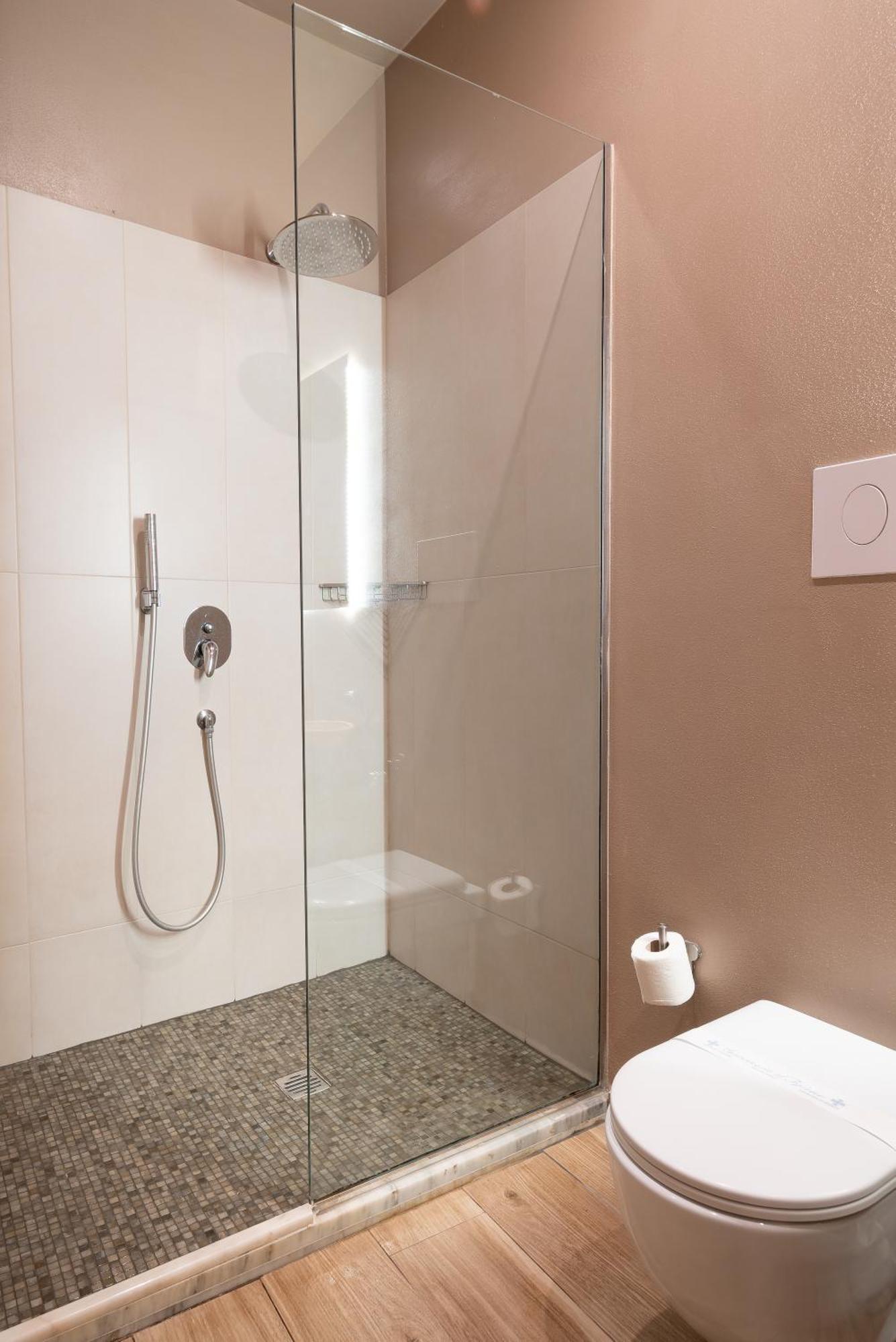 Gogo' Petit Hotel