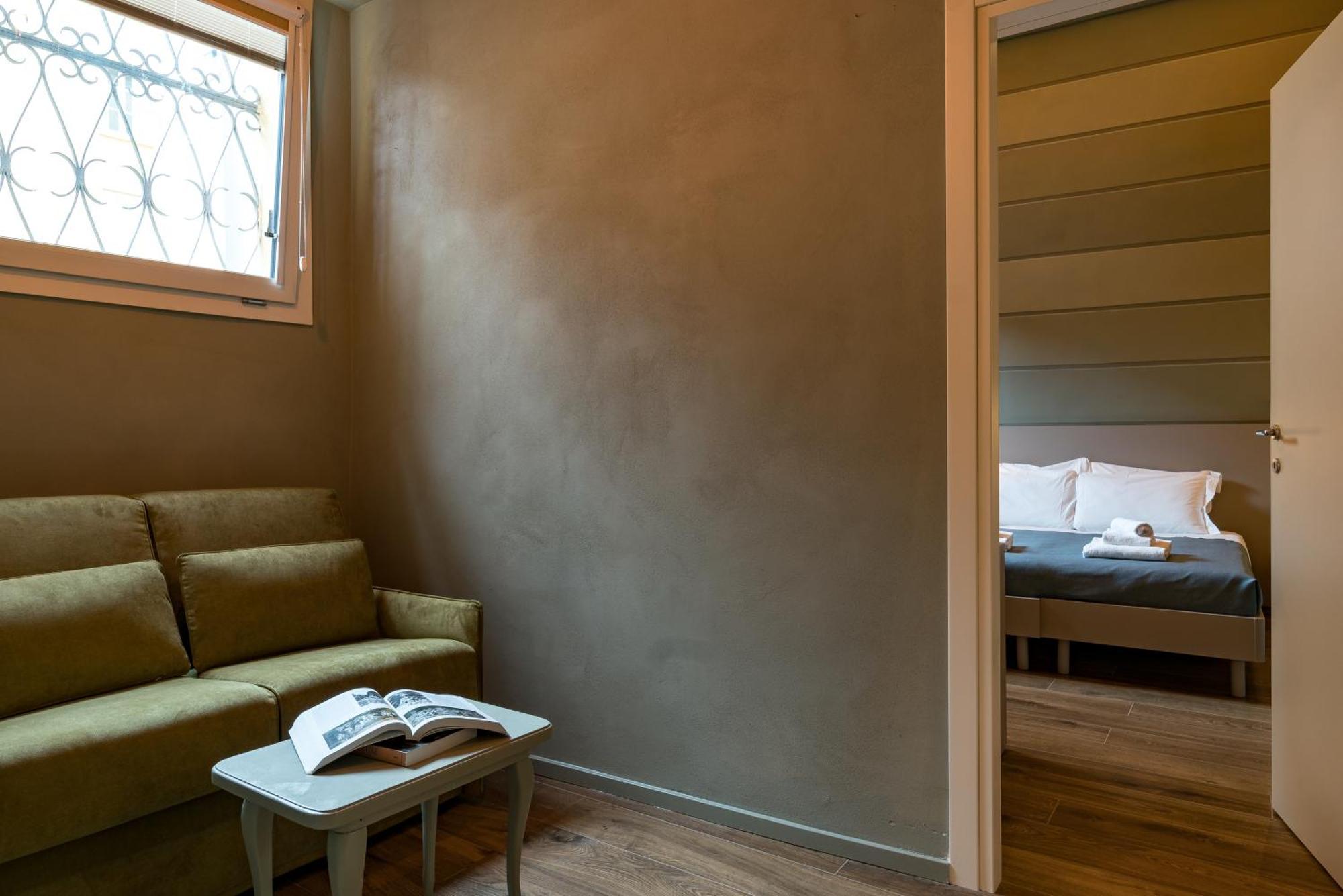 Gogo' Petit Hotel