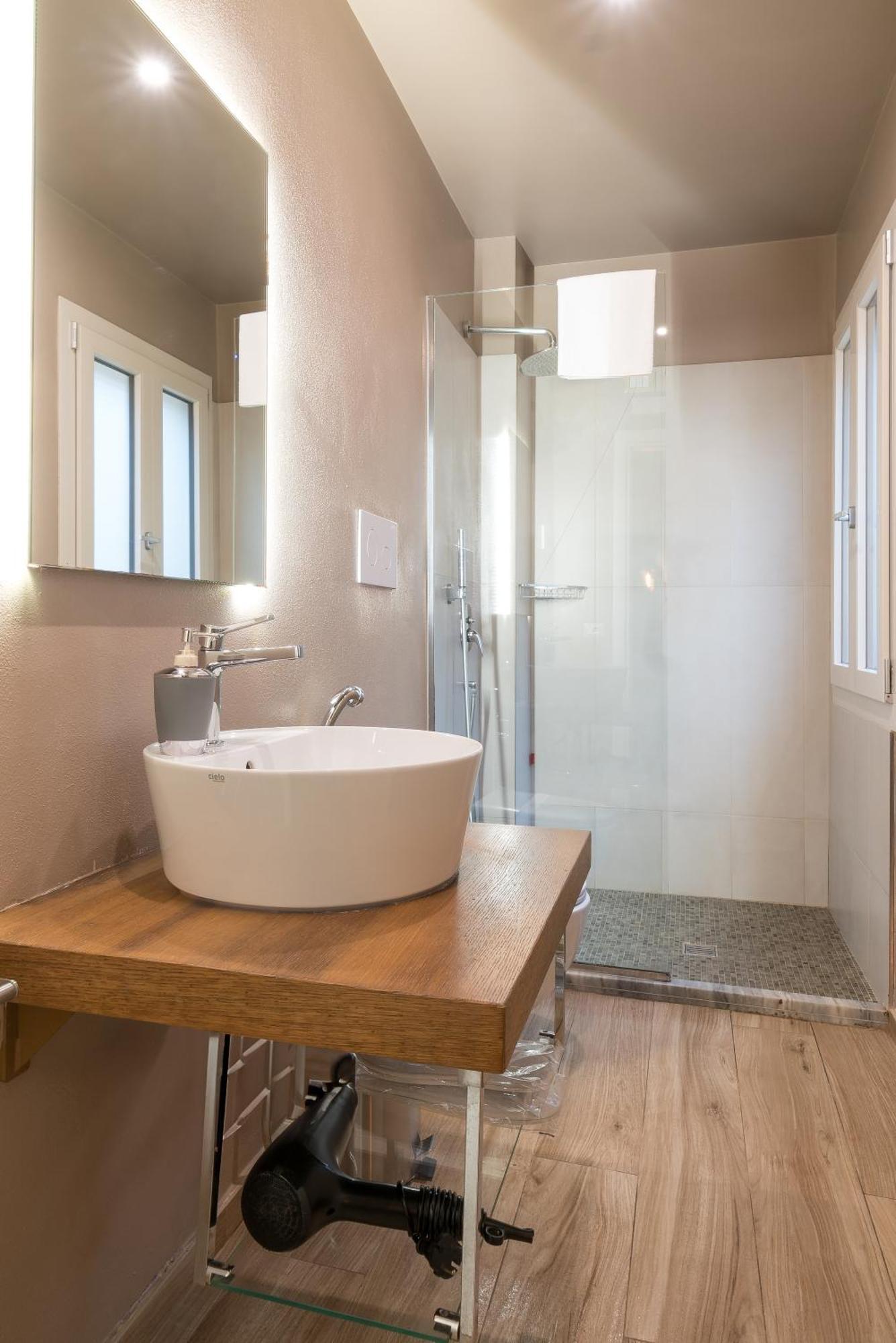Gogo' Petit Hotel